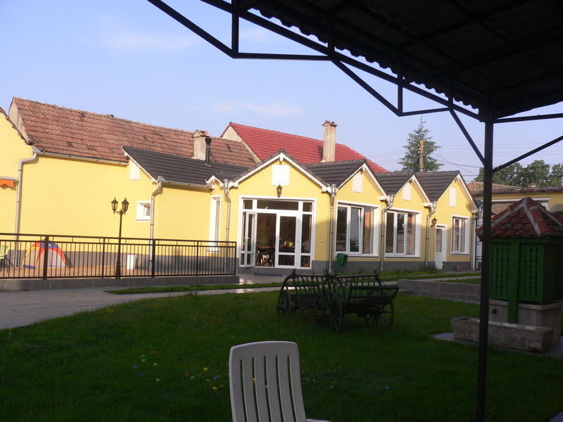 Pensiunea Poarta Oilor Gîrbova Exterior foto